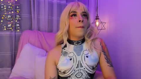 Snapshot of nyx__blackwood chatting on 11.12.25 nyx__blackwood online show from 11.12.25