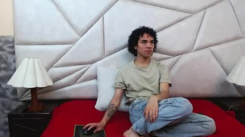 Snapshot of nyx_and_arian chatting on 04.22.26 nyx_and_arian online show from 04.22.26