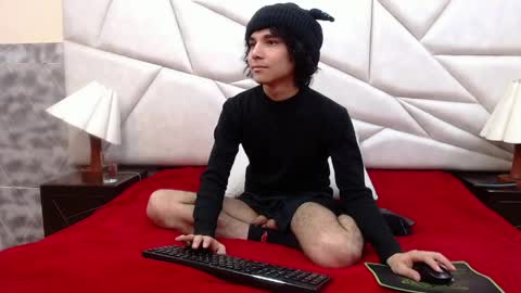 Snapshot of nyx_and_arian chatting on 05.08.26 nyx_and_arian online show from 05.08.26