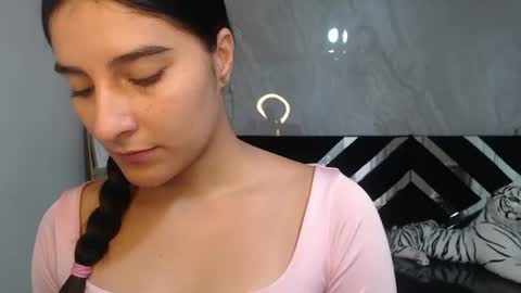 Snapshot of nyx_kitty_a chatting on 07.18.26 Nia online show from 07.18.26