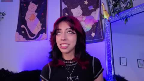 Snapshot of nyx_nayla chatting on 10.31.25 online show from 10.31.25