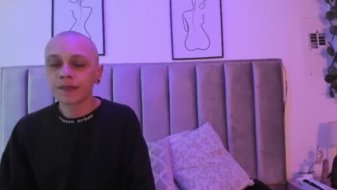 Snapshot of obsession_mine chatting on 04.11.26 Sara Help me reach 1000 followers online show from 04.11.26