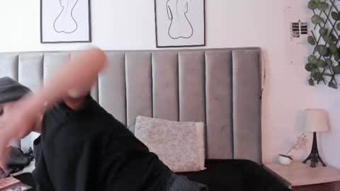 Snapshot of obsession_mine chatting on 04.14.26 Sara Help me reach 1000 followers online show from 04.14.26