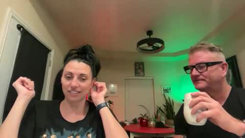 SimplyUs online show from 11.22.25