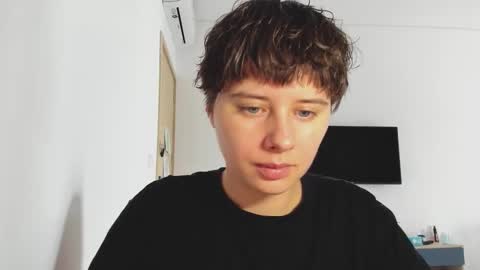 Evie online show from 12.15.25