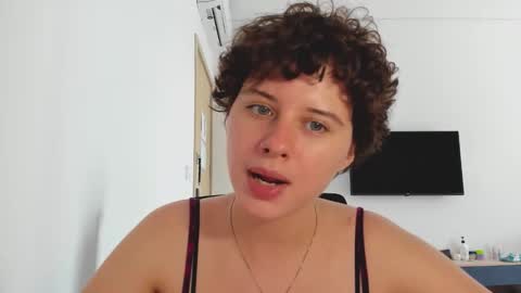 Evie online show from 02.05.26