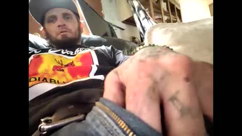 Snapshot of oddjuggla chatting on 11.16.25 oddjuggla online show from 11.16.25