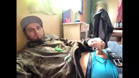 Snapshot of oddjuggla chatting on 11.18.25 oddjuggla online show from 11.18.25