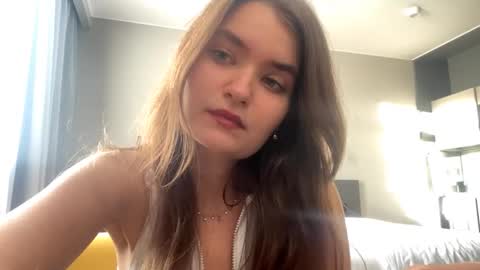 Snapshot of odeliadaidone chatting on 10.19.25 Noelle online show from 10.19.25