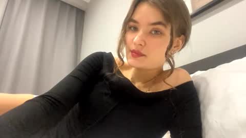 Snapshot of odeliadaidone chatting on 10.22.25 Noelle online show from 10.22.25