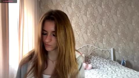 Mia online show from 09.17.25