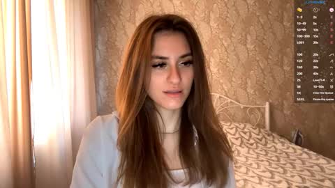 Mia online show from 10.21.25