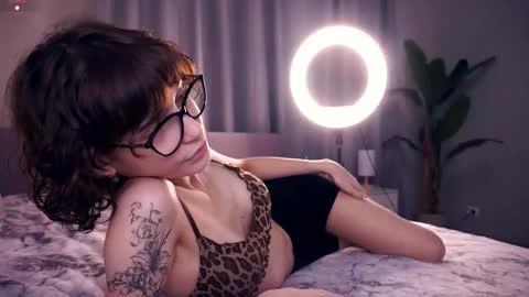 Thea online show from 10.24.25