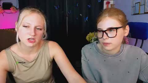 Snapshot of ofelia_peachy chatting on 09.11.25 Ofelia online show from 09.11.25
