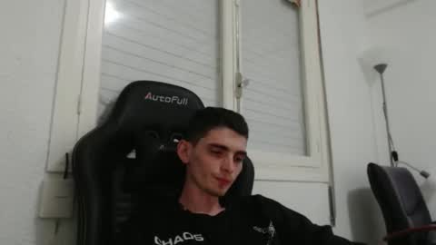 Snapshot of ofsolovicio chatting on 10.28.25 ofsolovicio online show from 10.28.25