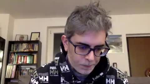 Snapshot of oggs48 chatting on 02.01.25 oggs48 online show from 02.01.25