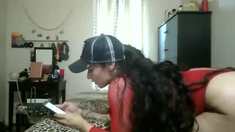 Lit en Cama online show from 02.27.25