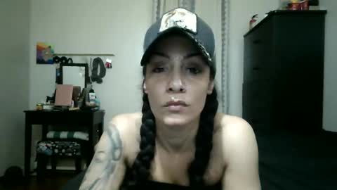 Snapshot of oglitcouple chatting on 10.19.25 Lit en Cama online show from 10.19.25