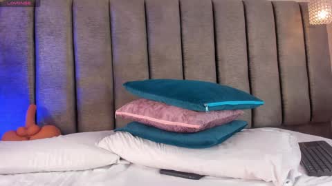 Holly online show from 01.23.25