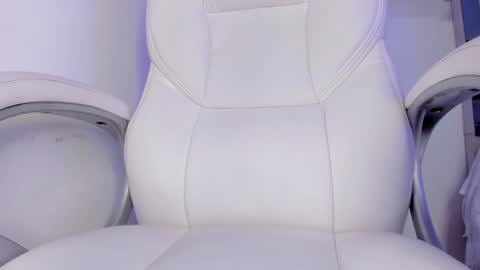 Holly online show from 02.02.25