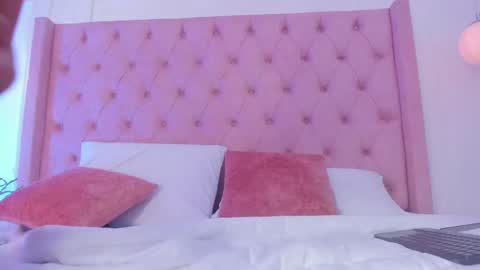 Holly online show from 02.15.25