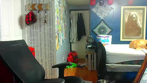 who dares  toss me some  tips lets have fun online show from 10.01.25