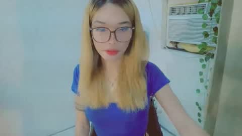 Snapshot of ohmyalessandraxcx chatting on 09.23.25 ohmyalessandraxcx online show from 09.23.25