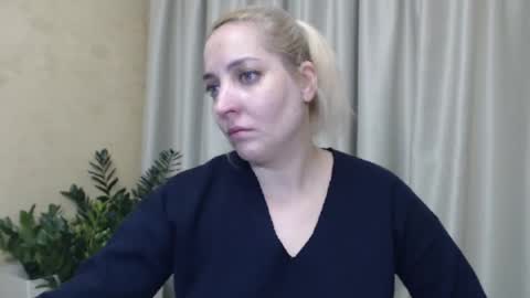 Mari online show from 12.10.24