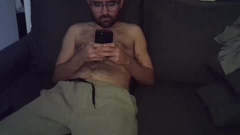 Snapshot of olavioneto chatting on 11.01.25 hairyBRboy online show from 11.01.25