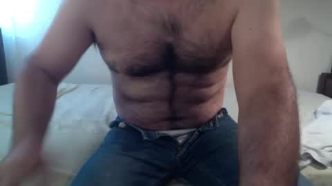 Snapshot of oldjeremy chatting on 01.04.25 oldjeremy online show from 01.04.25