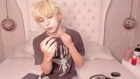 oliiverr22 online show from 10.19.25