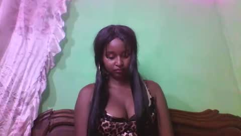 olinah610 online show from 11.14.25