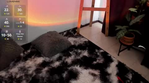 Snapshot of olitasdelmar chatting on 10.04.25 Mar online show from 10.04.25