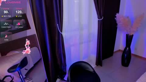 Snapshot of oliva_candy chatting on 01.26.25 oliva_candy online show from 01.26.25