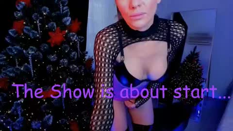 Snapshot of oliva_candy chatting on 02.09.25 oliva_candy online show from 02.09.25