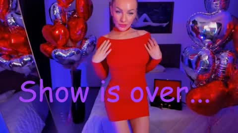 Snapshot of oliva_candy chatting on 02.14.25 oliva_candy online show from 02.14.25