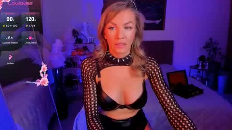 Snapshot of oliva_candy chatting on 02.22.25 oliva_candy online show from 02.22.25