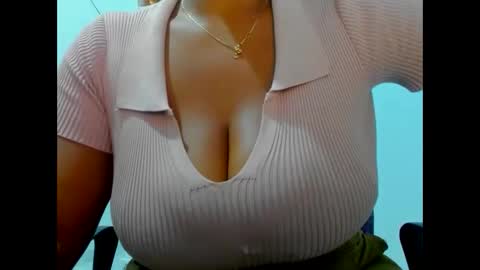 Snapshot of olivahot30 chatting on 12.05.24 olivahot30 online show from 12.05.24