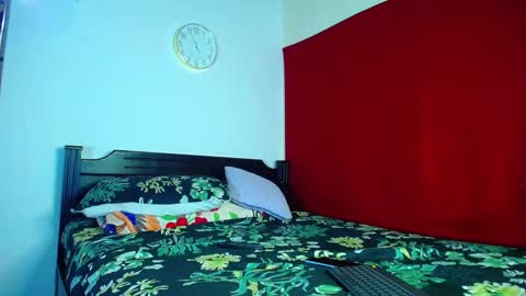 Oliver and MeganIndependent online show from 09.22.25