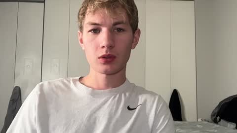 Snapshot of oliver_beck chatting on 12.13.24 Oliver Beck online show from 12.13.24