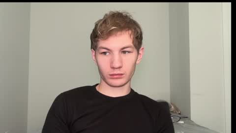 Snapshot of oliver_beck chatting on 12.23.24 Oliver Beck online show from 12.23.24