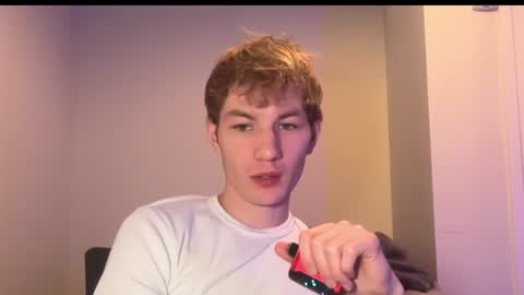 Snapshot of oliver_beck chatting on 12.30.24 Oliver Beck online show from 12.30.24