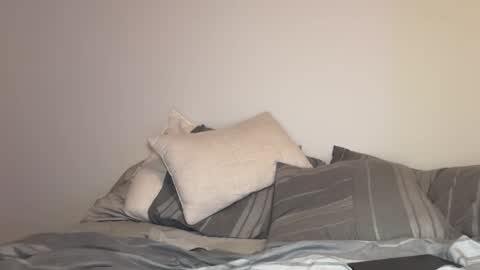 Snapshot of oliver_beck chatting on 02.08.25 Oliver Beck online show from 02.08.25