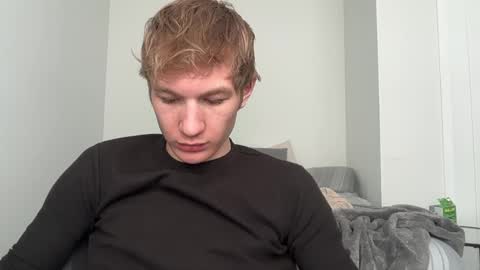 Snapshot of oliver_beck chatting on 03.12.25 Oliver Beck online show from 03.12.25