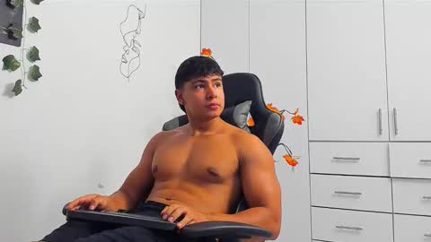 Snapshot of oliver_bray chatting on 02.13.26 Oliver bray online show from 02.13.26