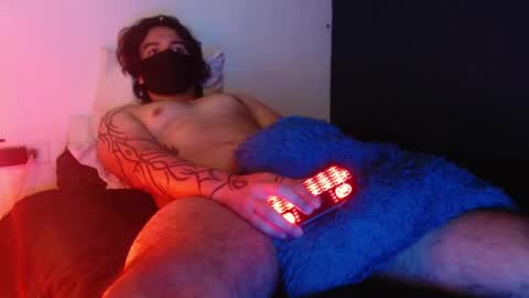 oliver_laid_2023 online show from 12.19.24