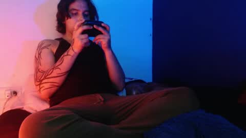 oliver_laid_2023 online show from 12.29.24