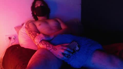 oliver_laid_2023 online show from 01.05.25