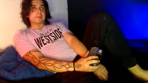 oliver_laid_2023 online show from 01.18.25