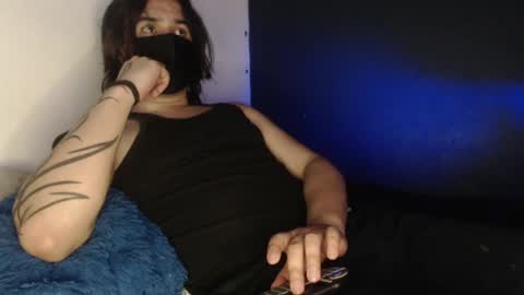 oliver_laid_2023 online show from 01.27.25